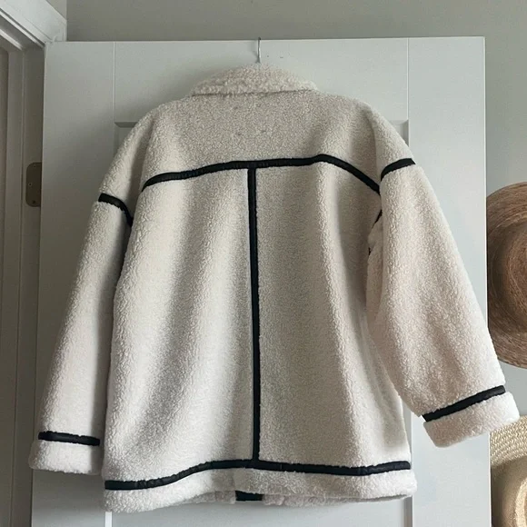 Abercrombie & Fitch Ivory and Black Fleece Jacket - Picture 5 of 6